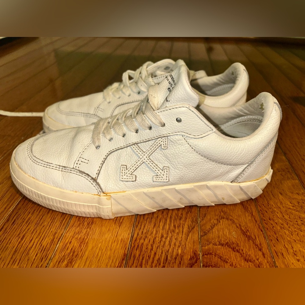 Off-White Arrows Sneakers